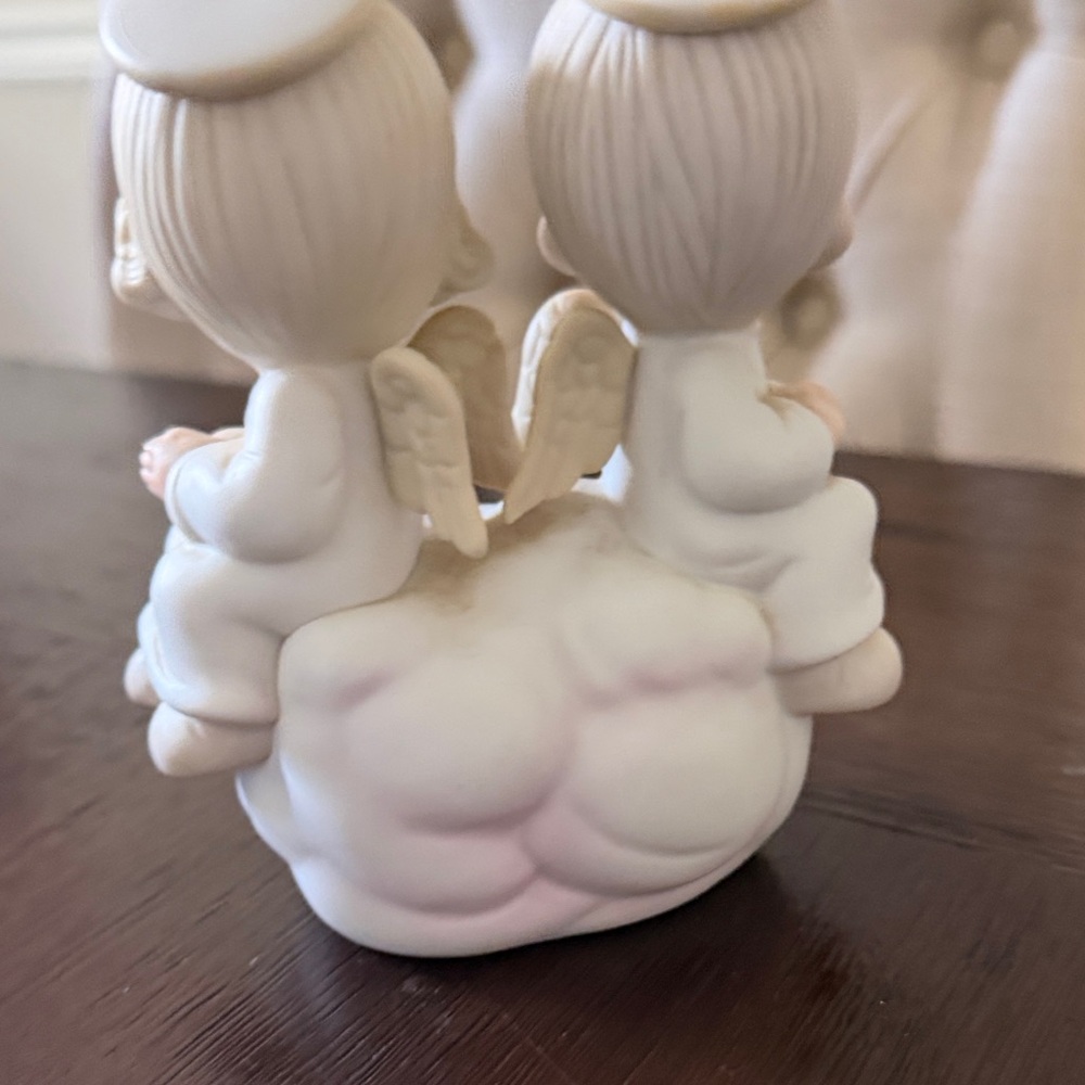 Precious Moments Porcelain Twin Angels Figurine in White and Cream - Picture 4 of 4